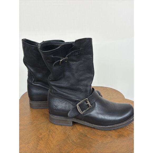 Frye Black Moto Boot Womens Size 7 Short Bootie Black Leather w/ Buckles - Picture 5 of 9